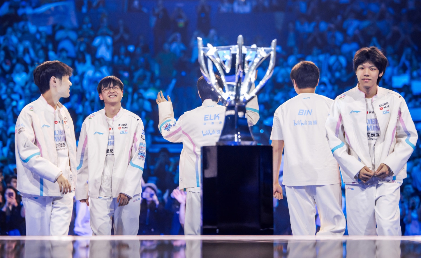 世界赛舞台,英雄联盟代表国家出征荣耀的简单介绍 世界赛舞台,英雄联盟代表国家出征荣耀的简单介绍