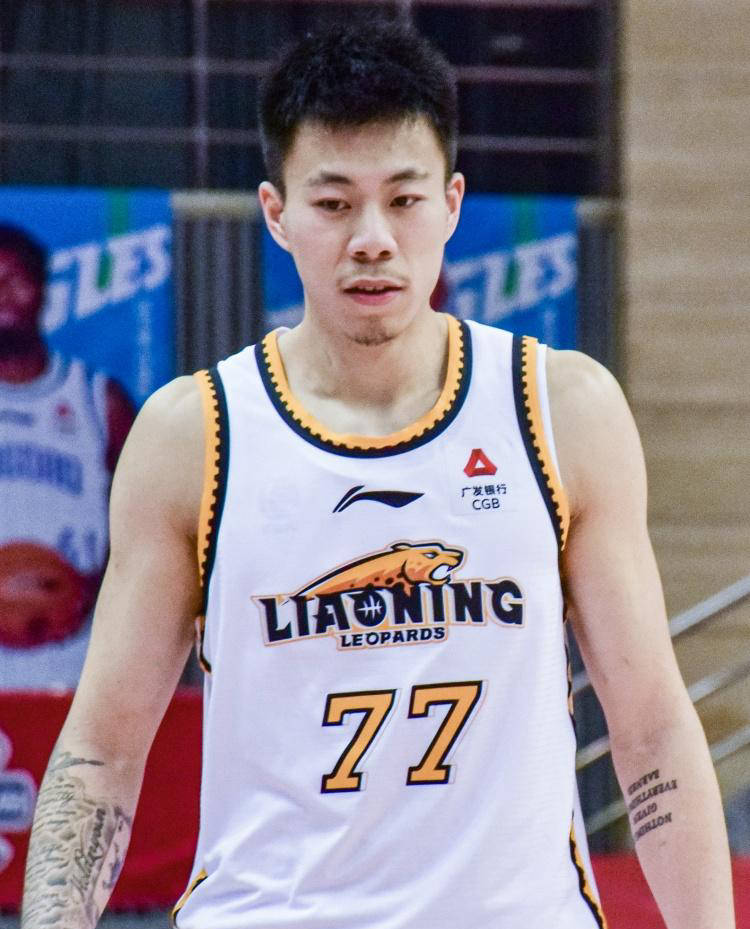 新疆队碾压猛龙，张镇麟关键制胜