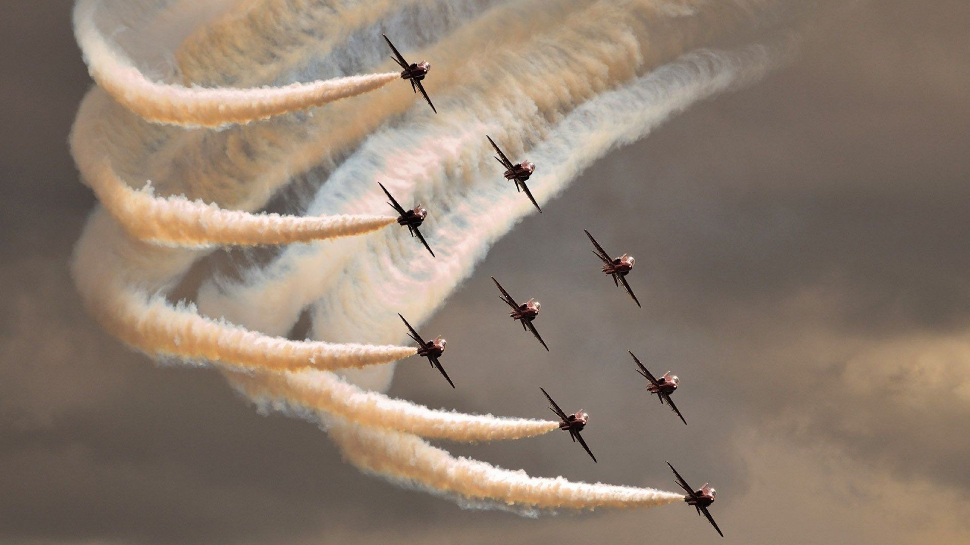 尤文友谊赛击溃伊拉克,厄德高奥运关键战闪耀接管—双重奏响体育精神唯一性