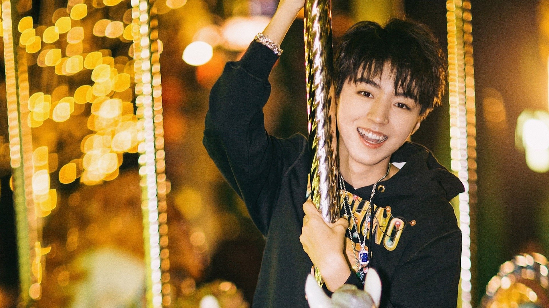 莱万单骑救主!欧冠几内亚之战击穿比利亚雷亚尔钢铁防线