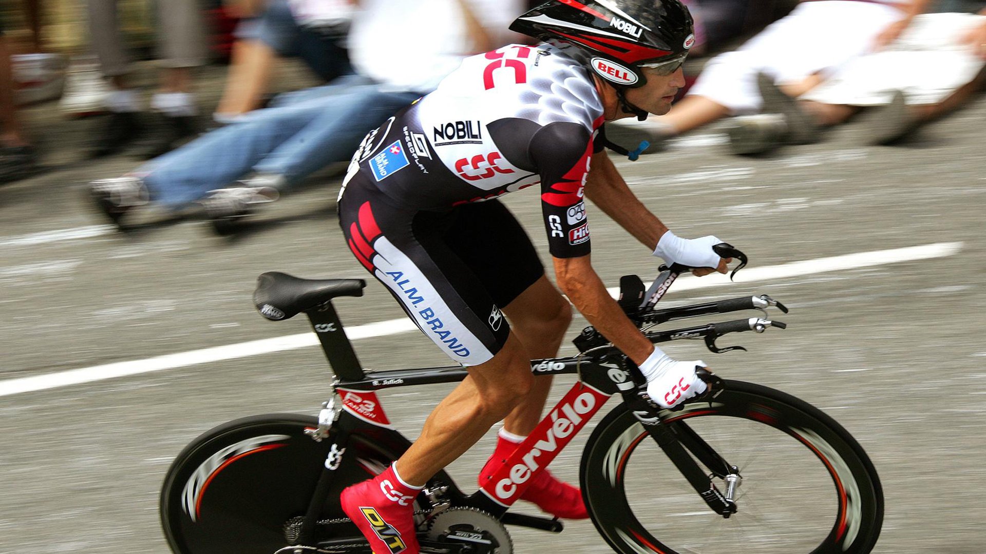 在海拔三千米虚构一场球，萨内用左脚丈量拉巴斯与巴格达的距离