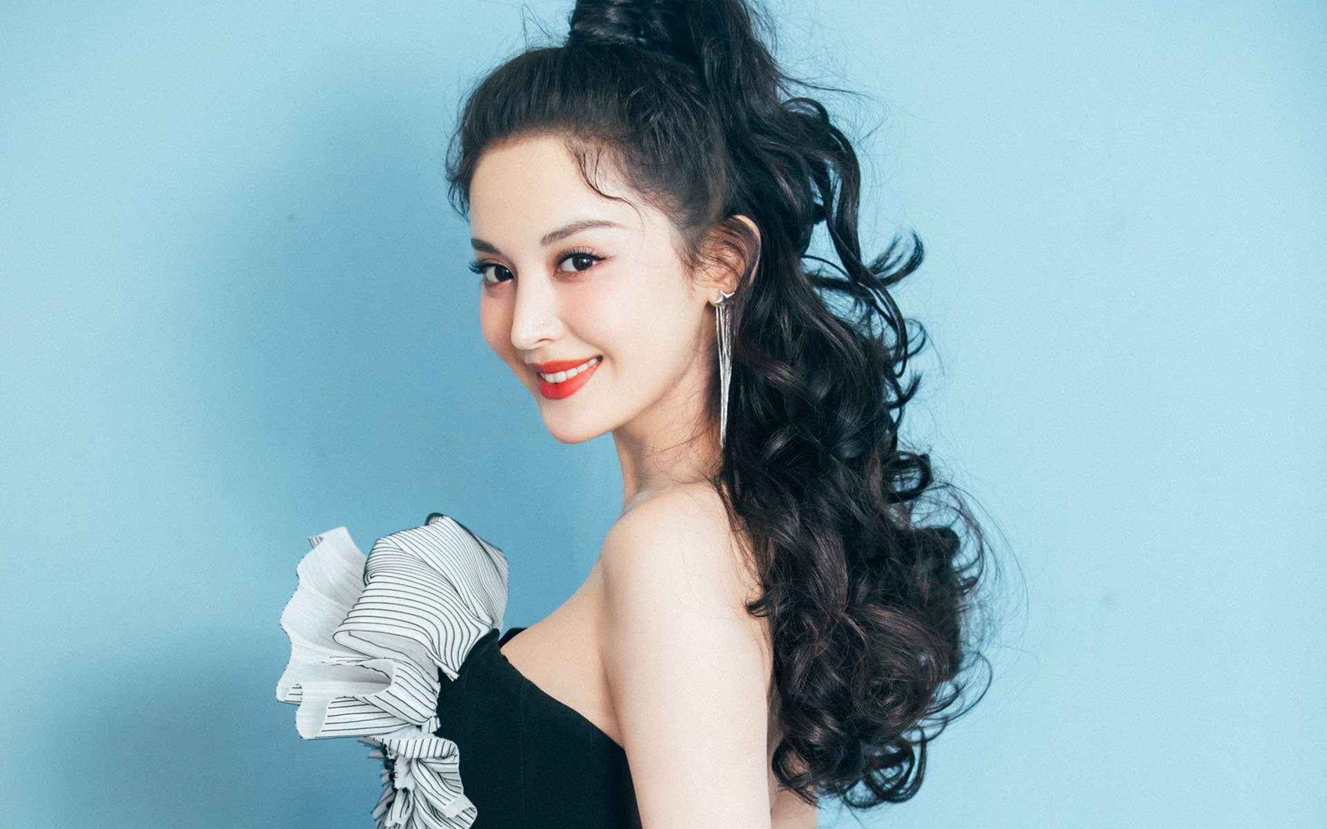 冰火奇兵，卢卡库导演史诗级碾压，冰岛冷酷战术撕碎瑞士